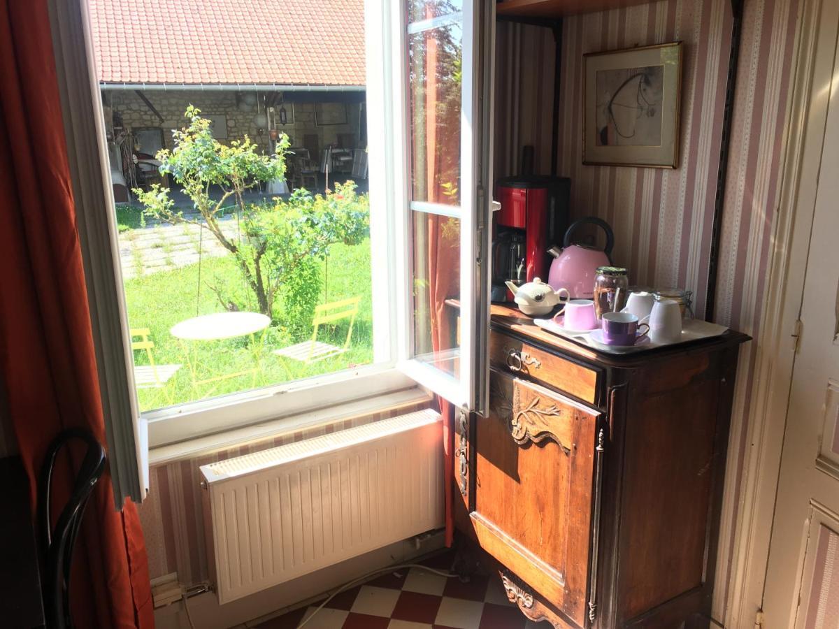 Le Refuge Private Entrance 2/4 Pers Dans Maison 17Eme Siecle.Parking. Calme Autreches エクステリア 写真